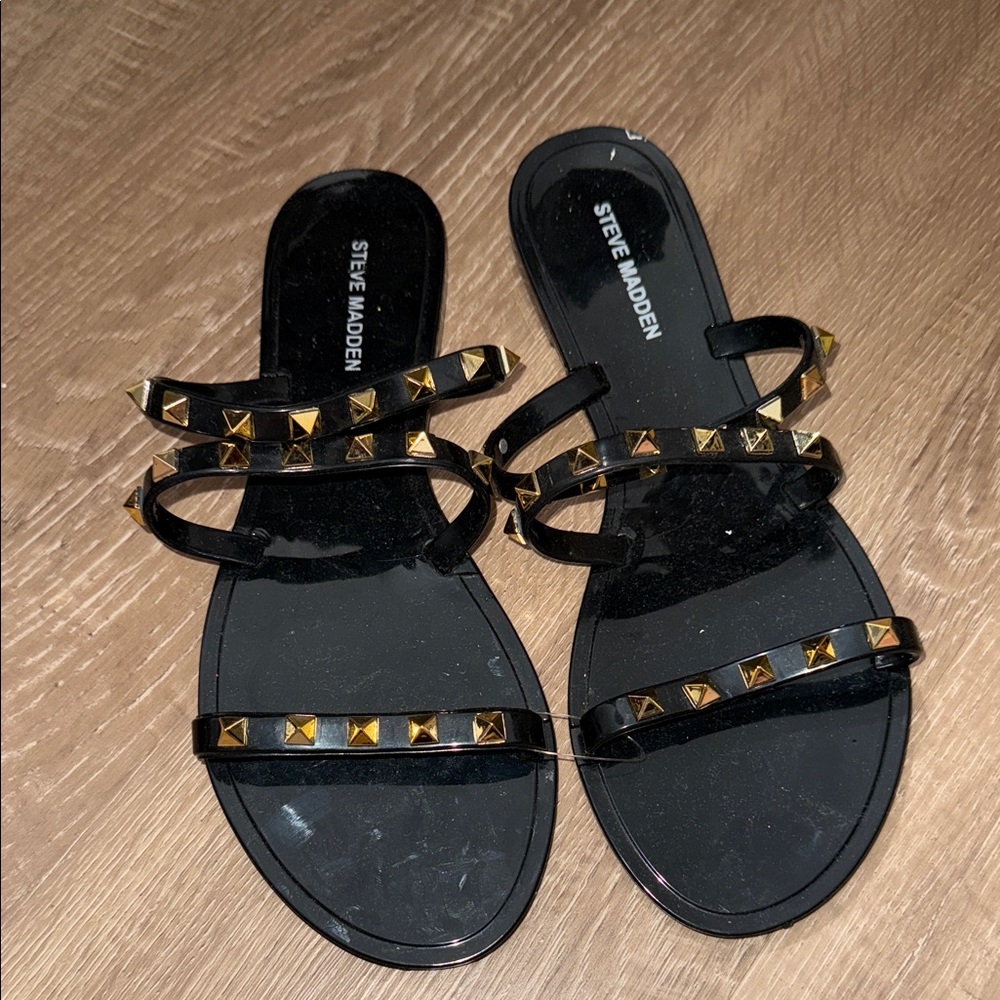 Women’s sandals